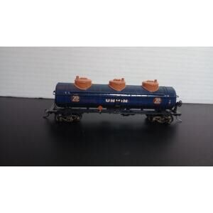 HO Scale Athearn Three Dome Tank Car Kit (assembled) - Union Starch